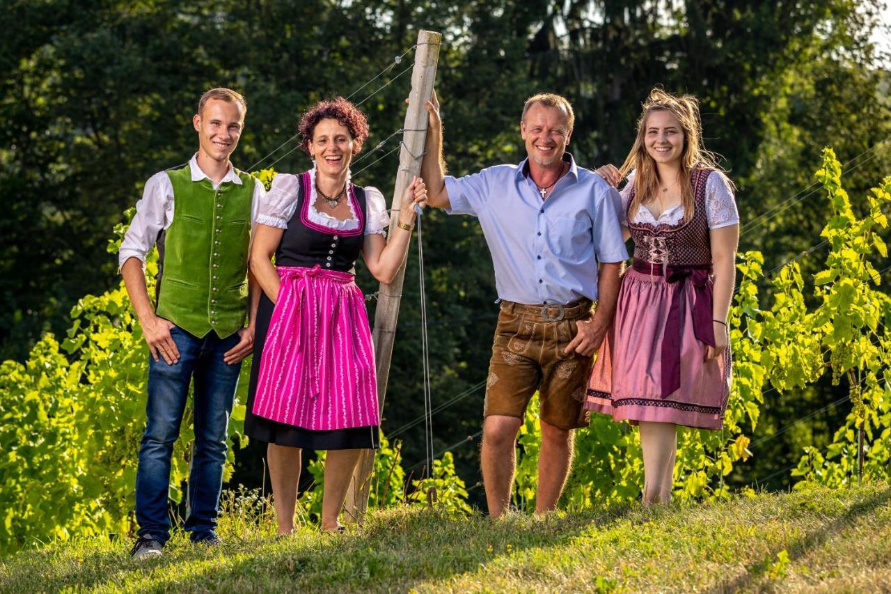 Weingut-Gästehaus Birnstingl Gamlitz Exterior foto